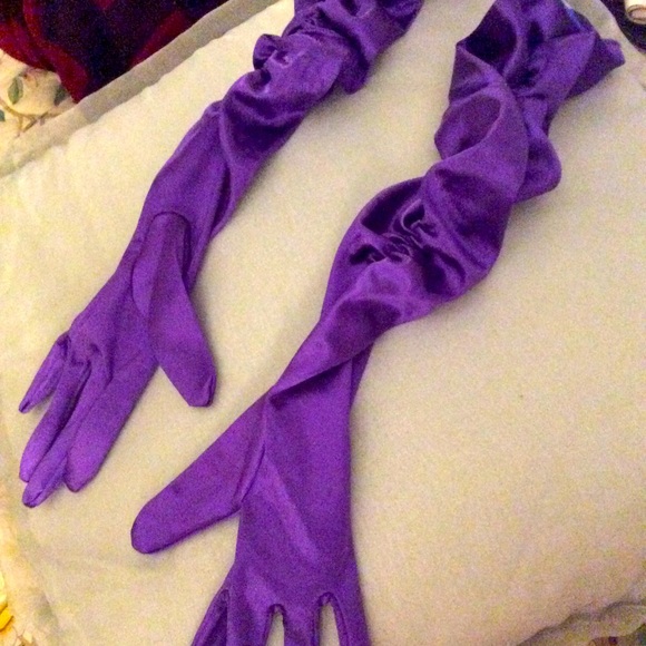 Satin long gloves Elbow length Ruched vtg opera stretchy no flaws Silky NWOT - Picture 2 of 5